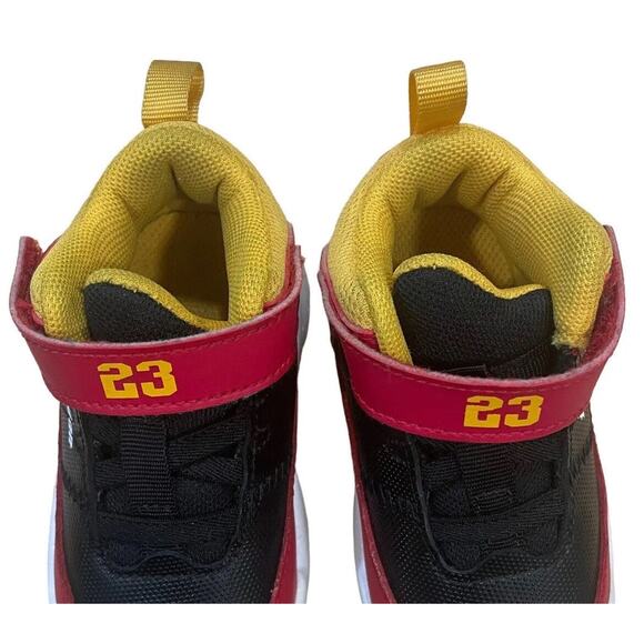 Jordan Max Aura 3 Athletic Sneakers Toddler Size 4 Gym Red University Gold - Picture 4 of 8